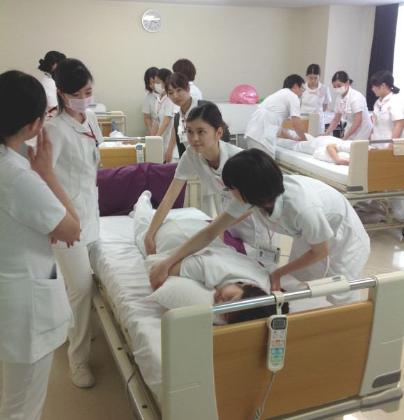 新人看護師の研修風景