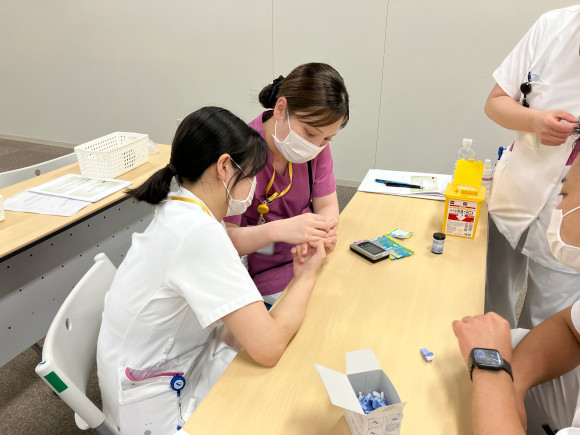 血糖値の測定研修