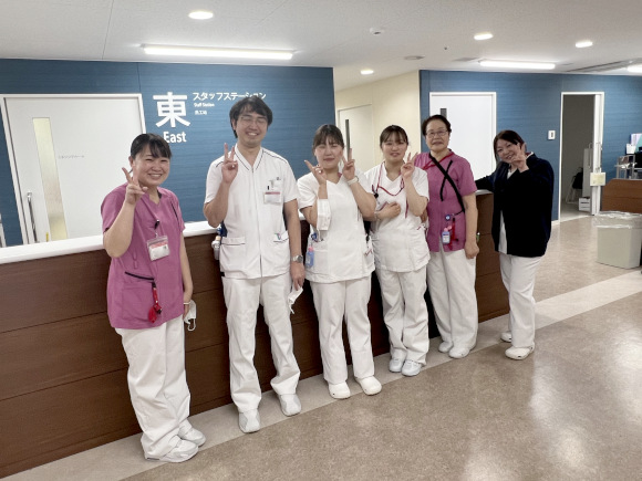 多職種間でのチーム医療の画像