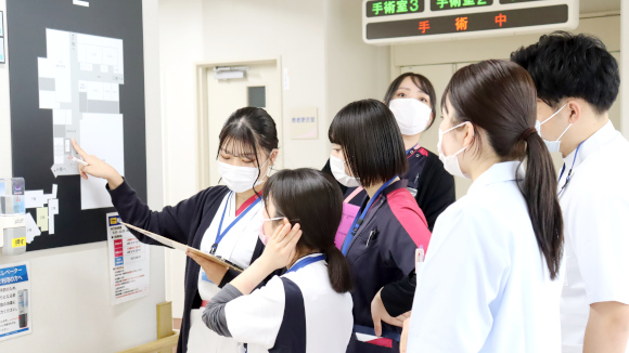 研修の様子:部署巡り