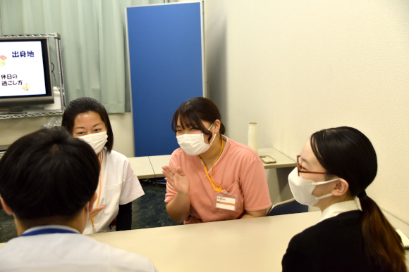 慢性期病院でも看護の幅を広げ、多様な経験を積むことができます 