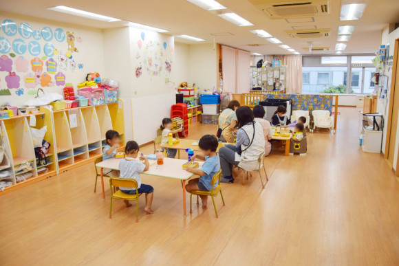 24時間対応の院内保育室を完備の画像