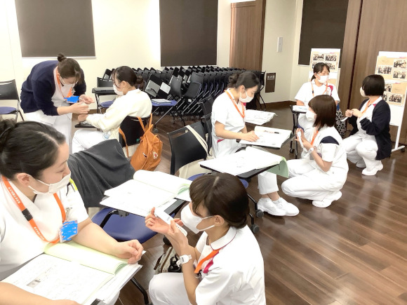 患者識別バンド装着