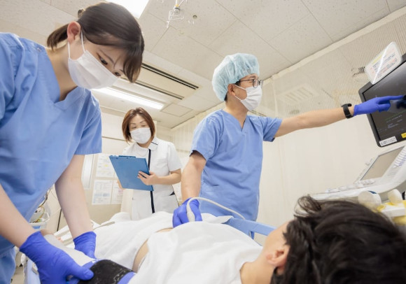 多職種と連携しながら高度急性期医療を学べるの画像