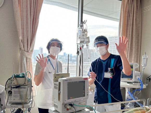 他職種の職員と働く様子