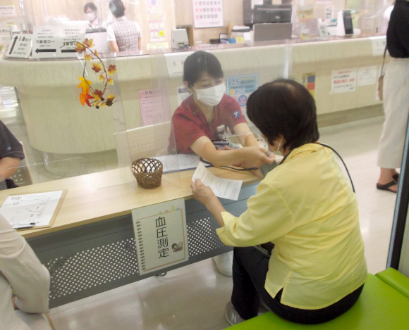 病院内で健康相談などを実施