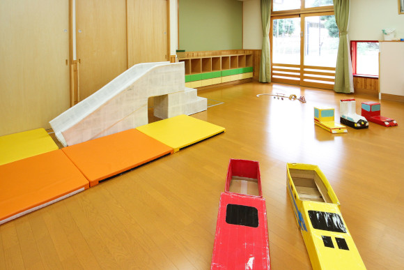 子育てには欠かせない院内保育所の画像