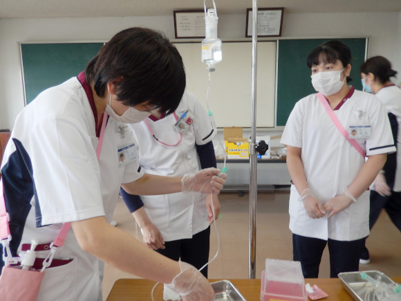 基礎が学べる1年間の教育プログラムの画像