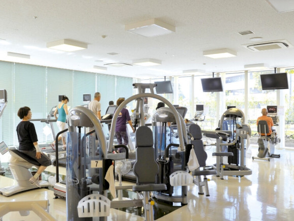併設スポーツジム（職員価格で利用可）