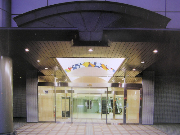 交通アクセスにもプライベートにも便利な立地の画像