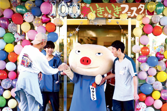 地域の方々と楽しめるお祭りを開催しています!