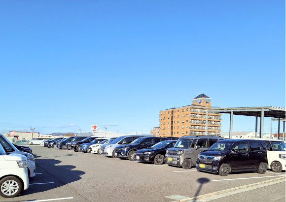 職員駐車場の画像